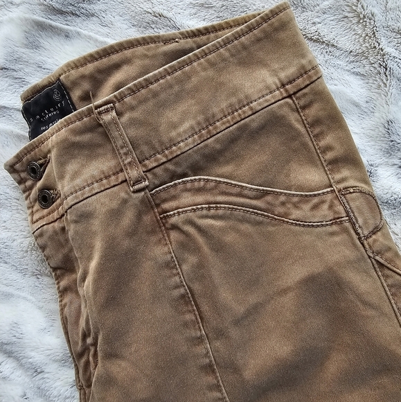 Santuary Brown Crop Pants Button Detail and Pocket Detail 31 - Picture 4 of 8
